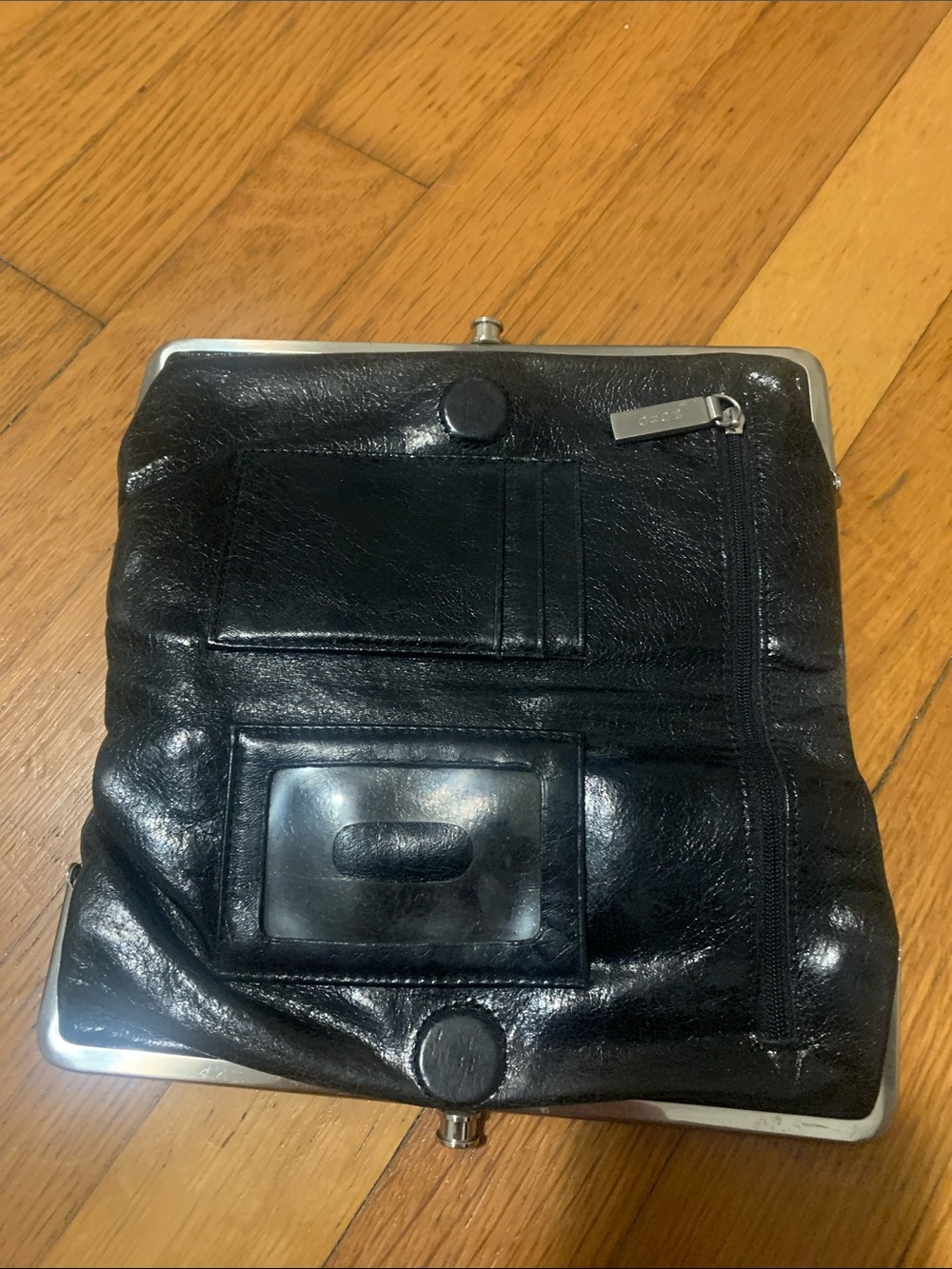Hobo Kisslock Leather Wallet - Picture 2 of 4